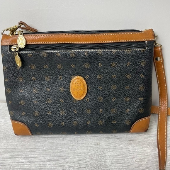 π
ΊIL Nuovo Barocco Made in Italy Signature Brown Leather Crossbody Bag - Picture 2 of 9